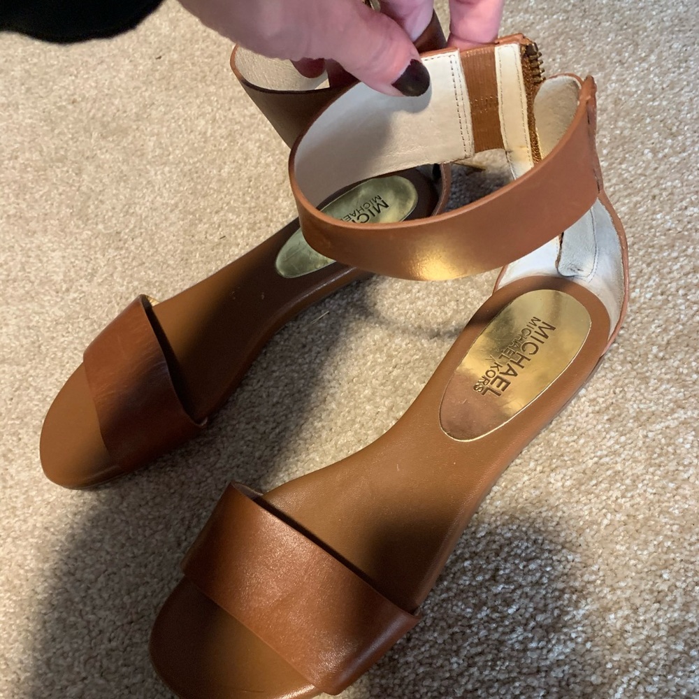 Michael Kors sandal. Excellent condition.